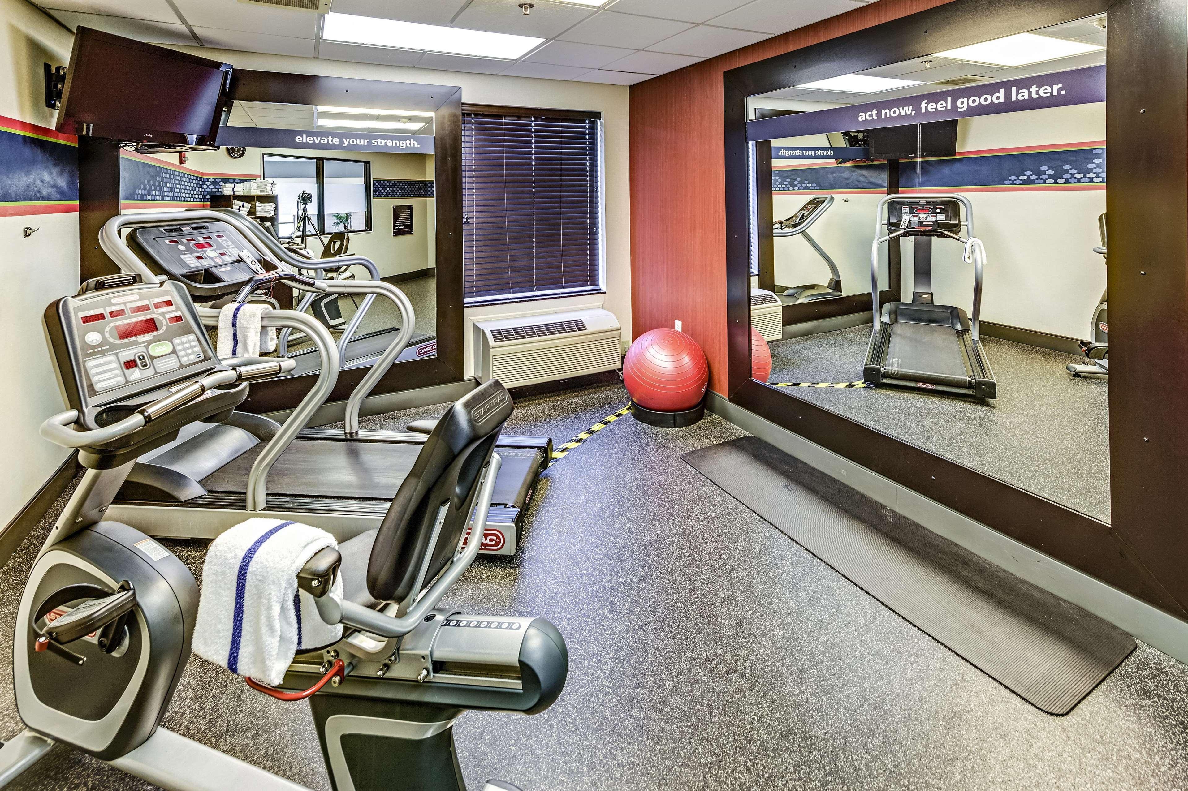 Hampton Inn Columbus I-70E/Hamilton Road מראה חיצוני תמונה