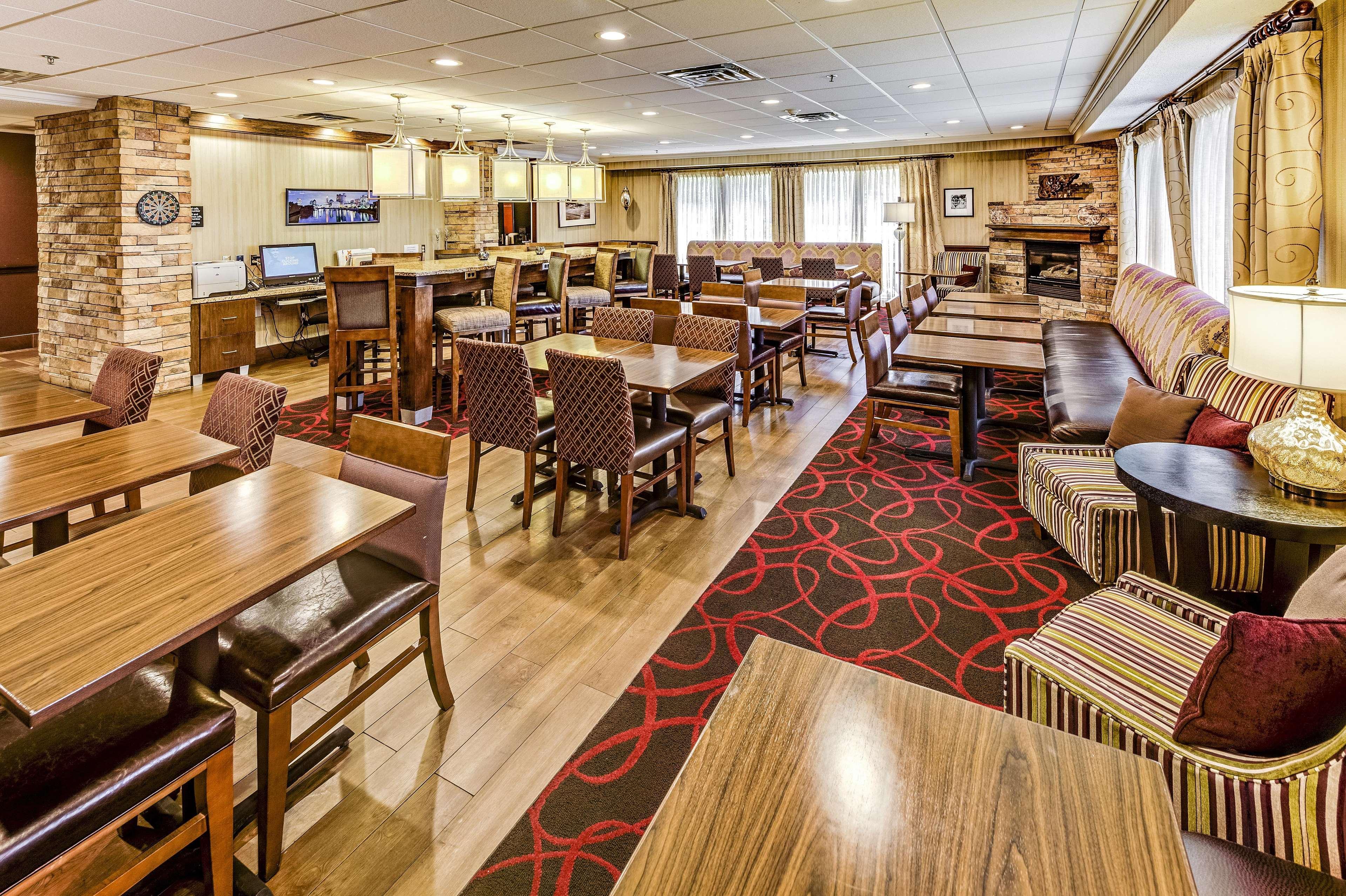 Hampton Inn Columbus I-70E/Hamilton Road מראה חיצוני תמונה