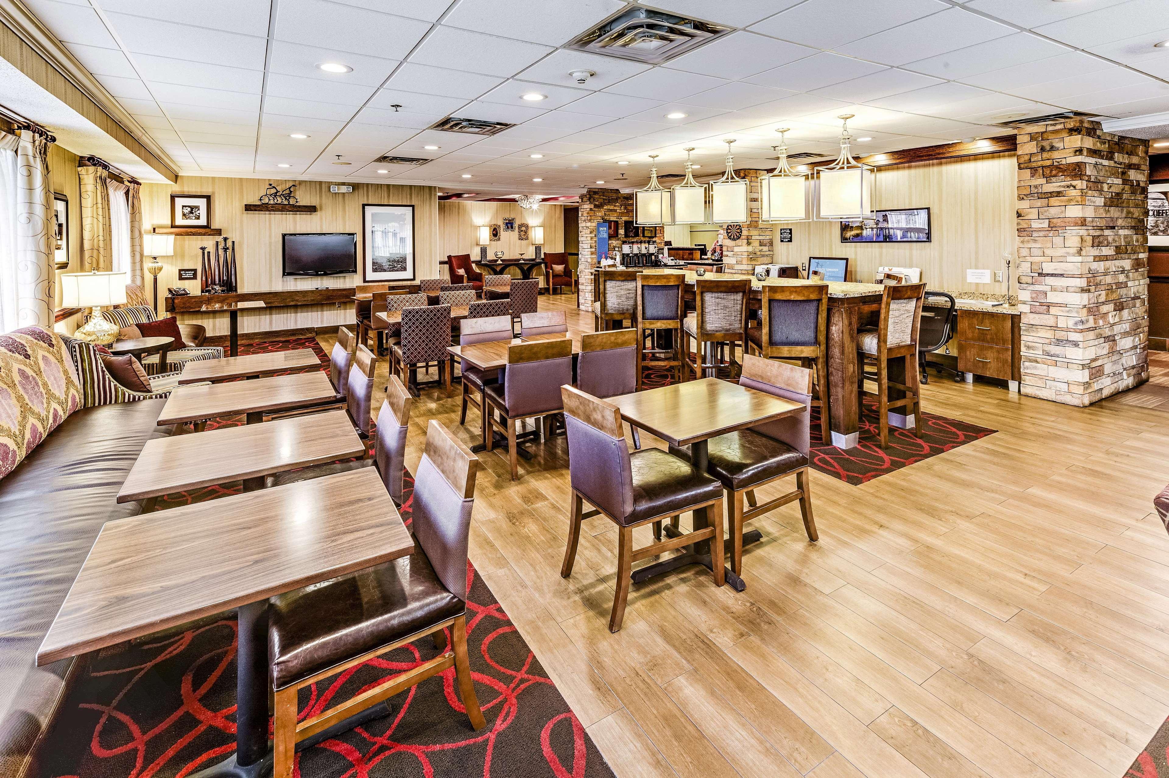 Hampton Inn Columbus I-70E/Hamilton Road מראה חיצוני תמונה
