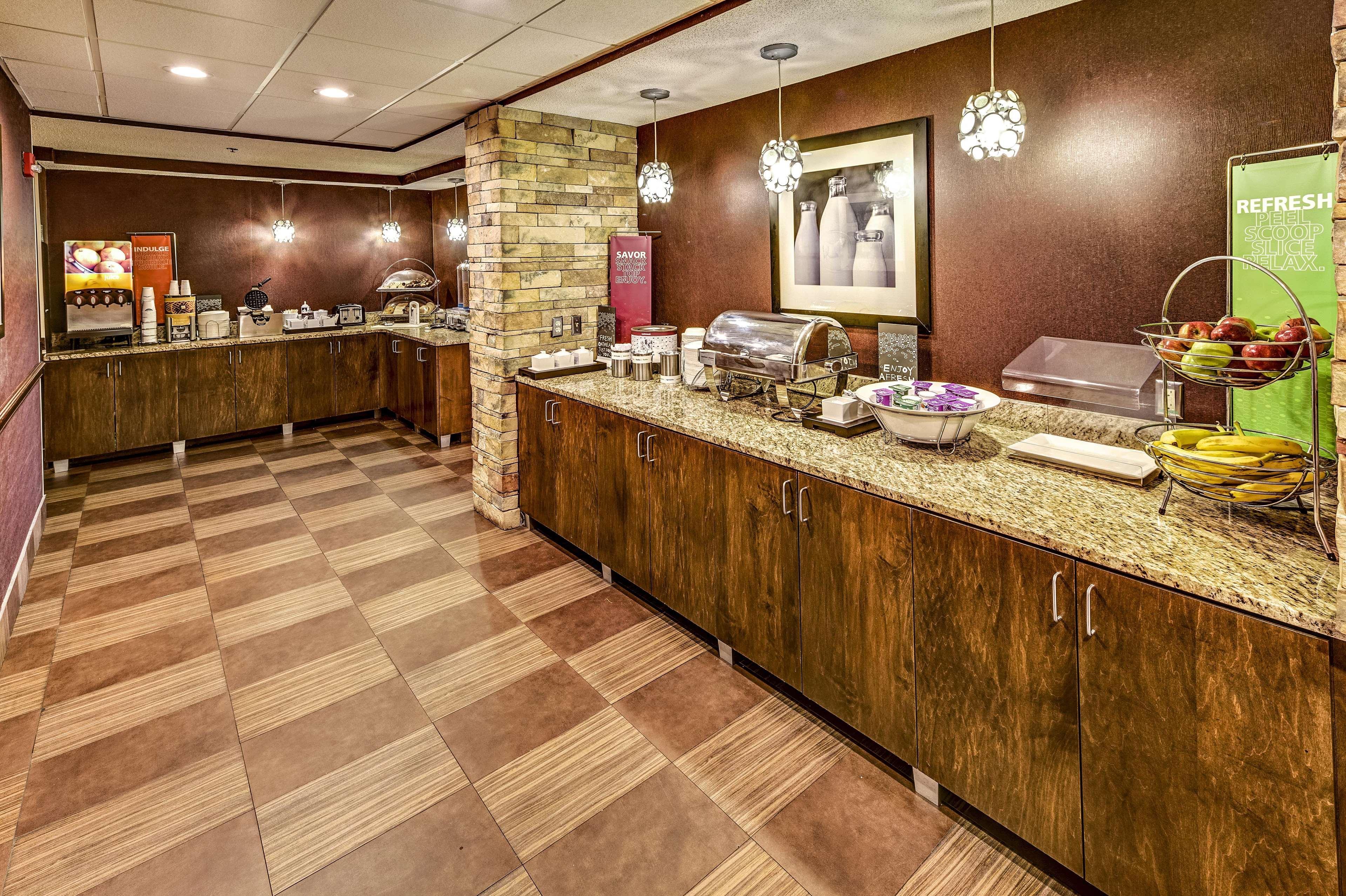Hampton Inn Columbus I-70E/Hamilton Road מראה חיצוני תמונה