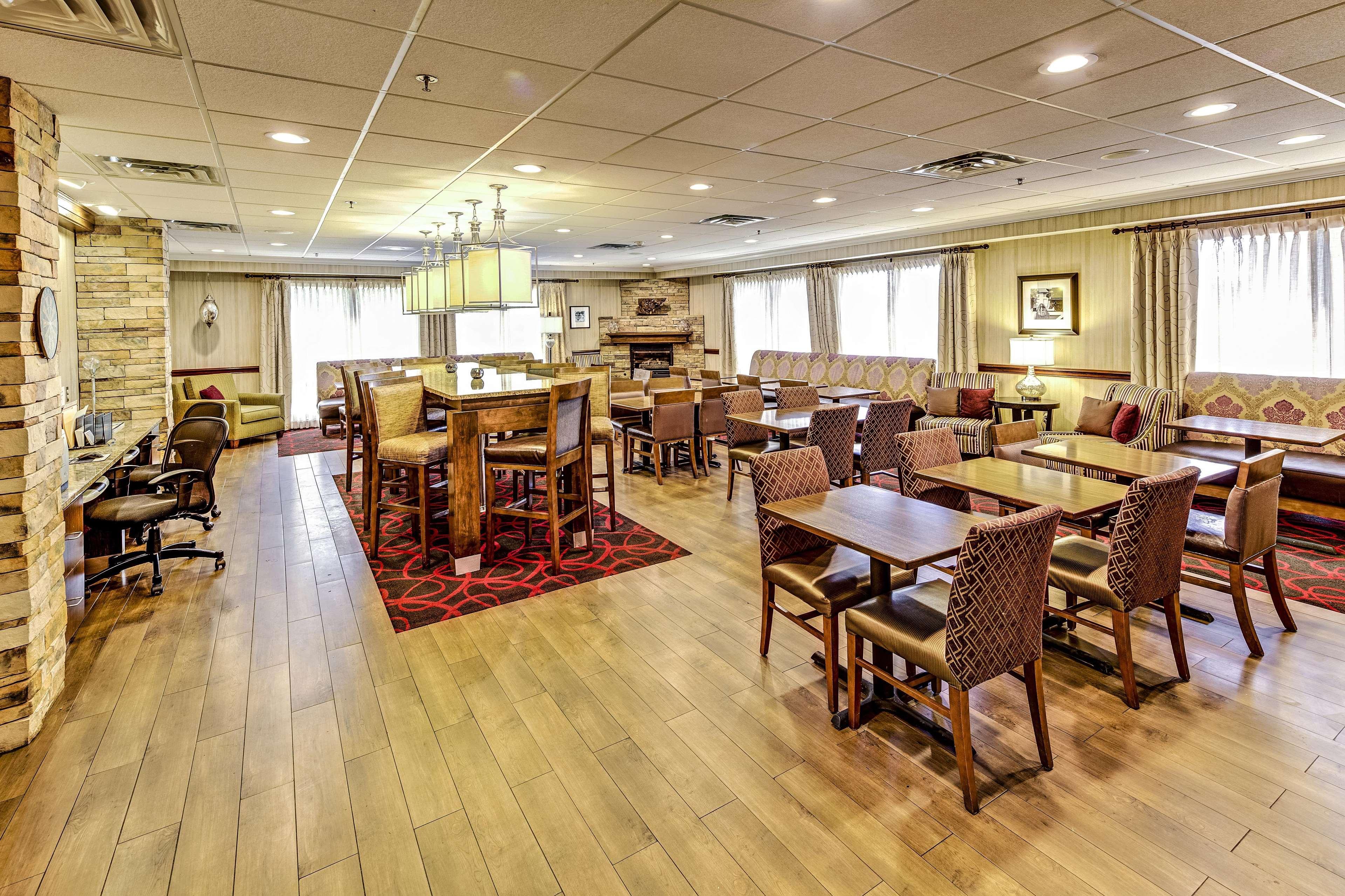 Hampton Inn Columbus I-70E/Hamilton Road מראה חיצוני תמונה