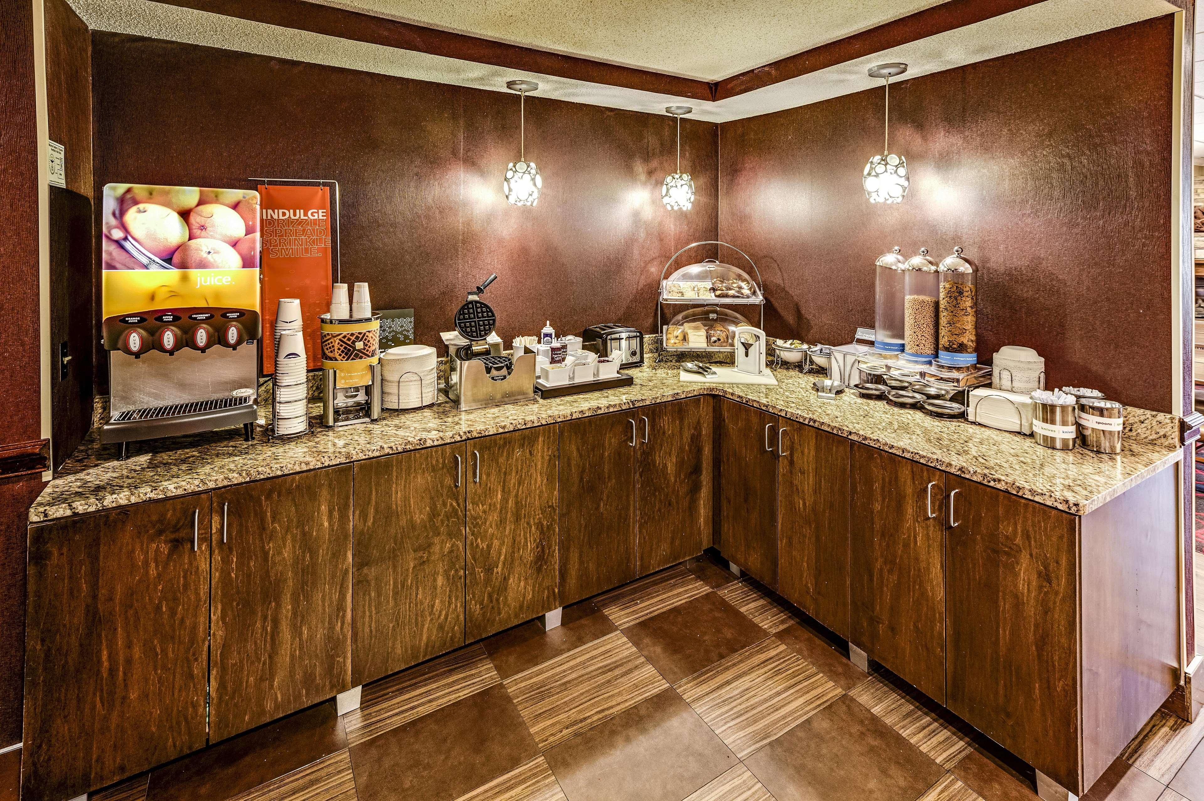 Hampton Inn Columbus I-70E/Hamilton Road מראה חיצוני תמונה