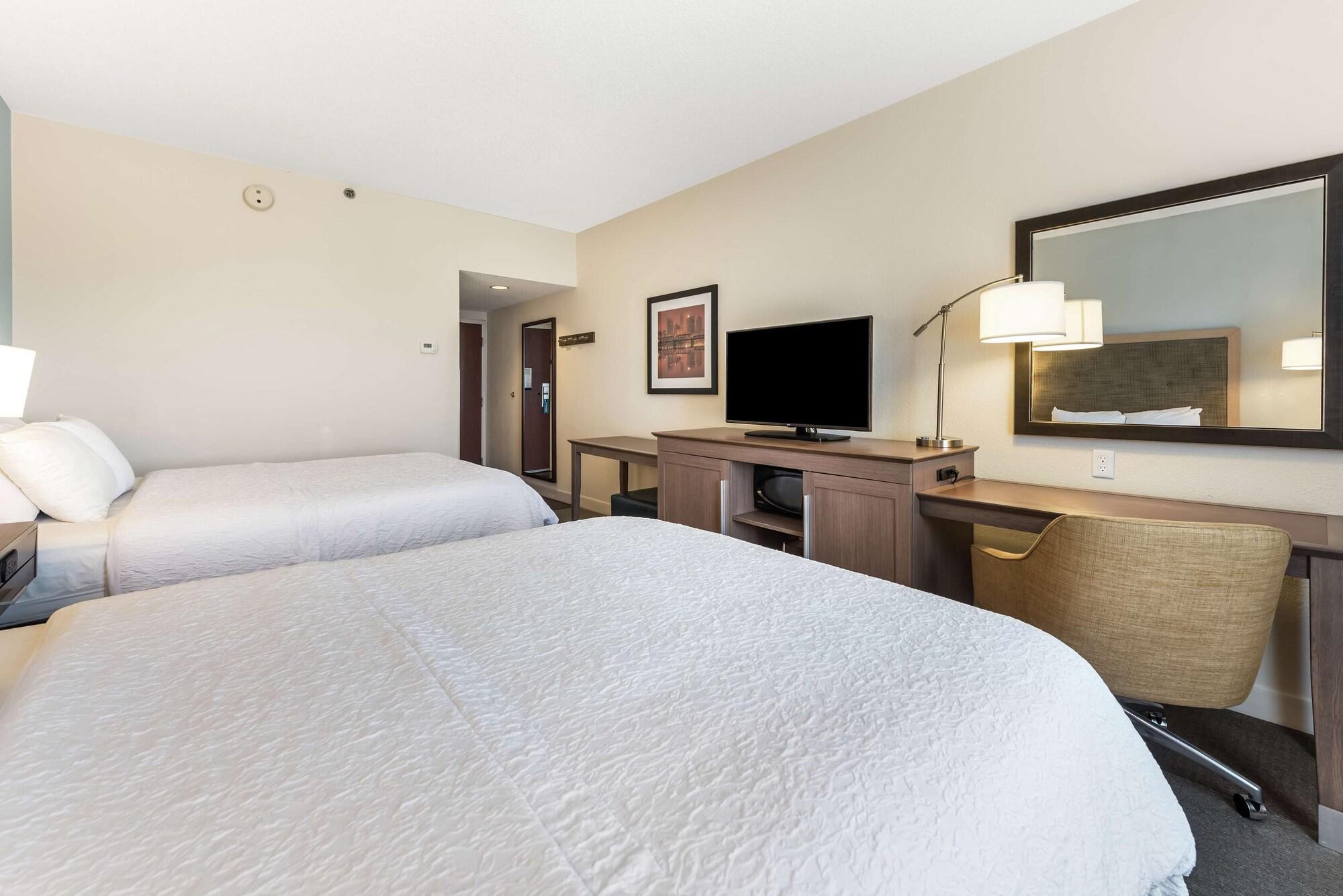 Hampton Inn Columbus I-70E/Hamilton Road מראה חיצוני תמונה