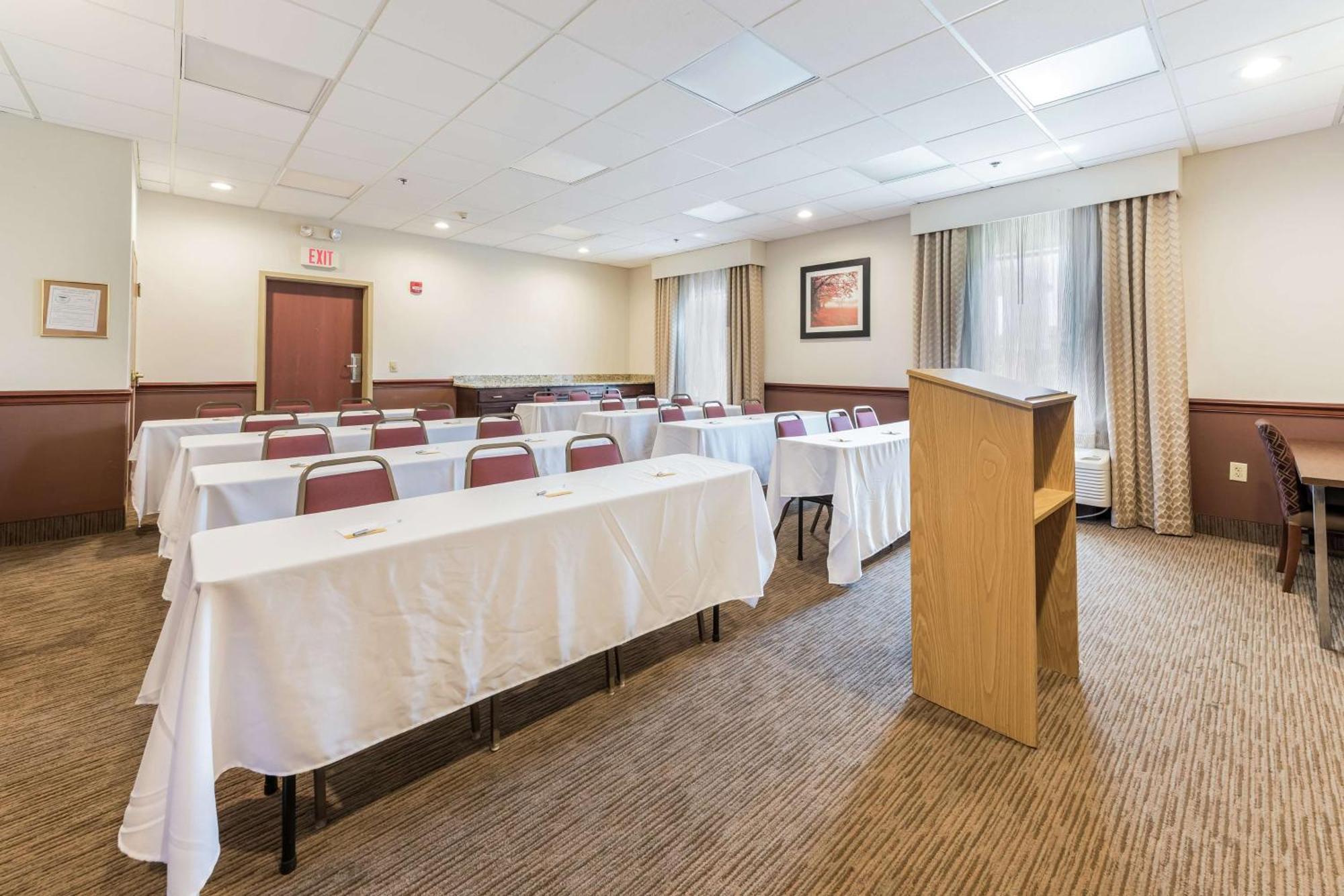 Hampton Inn Columbus I-70E/Hamilton Road מראה חיצוני תמונה