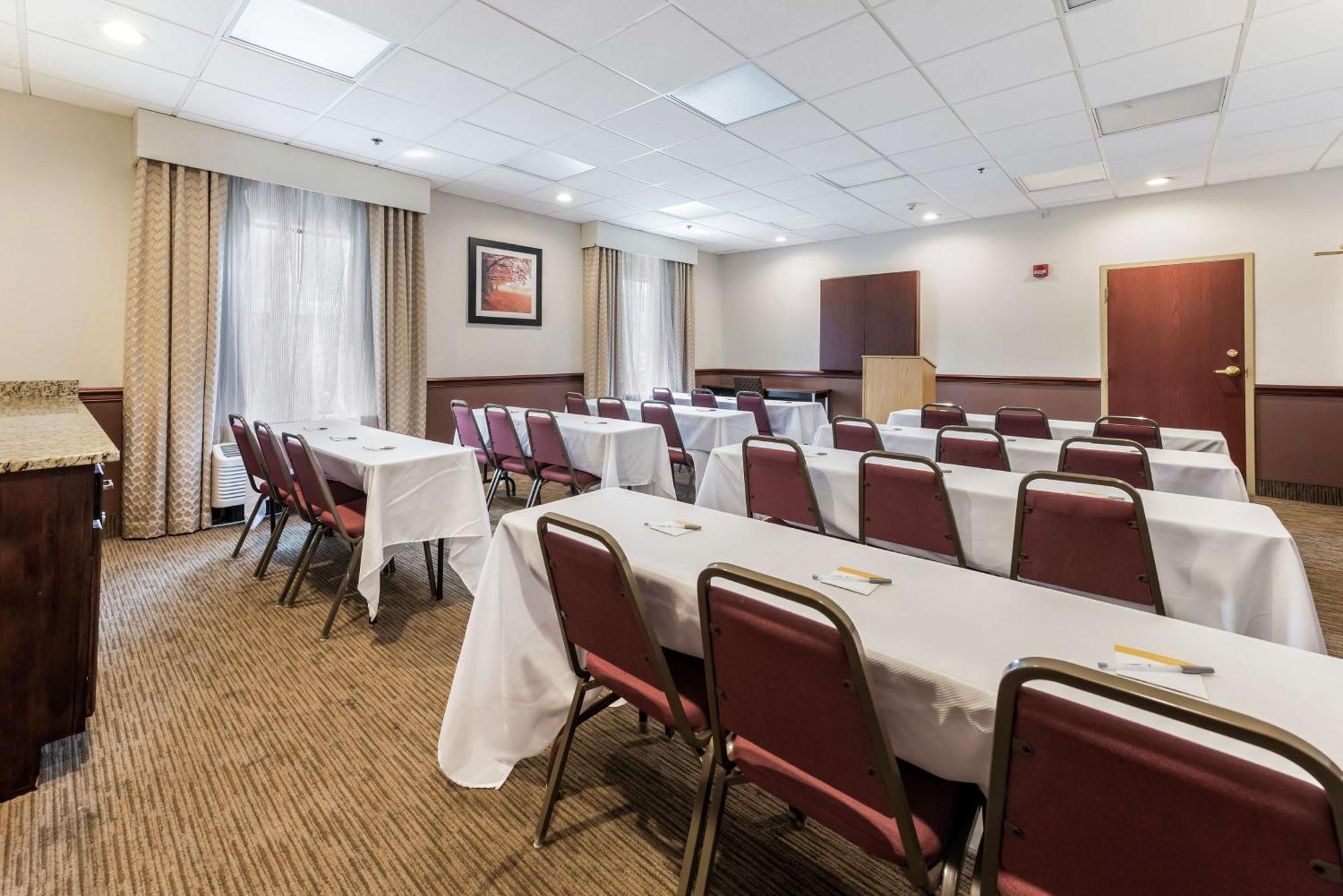 Hampton Inn Columbus I-70E/Hamilton Road מראה חיצוני תמונה