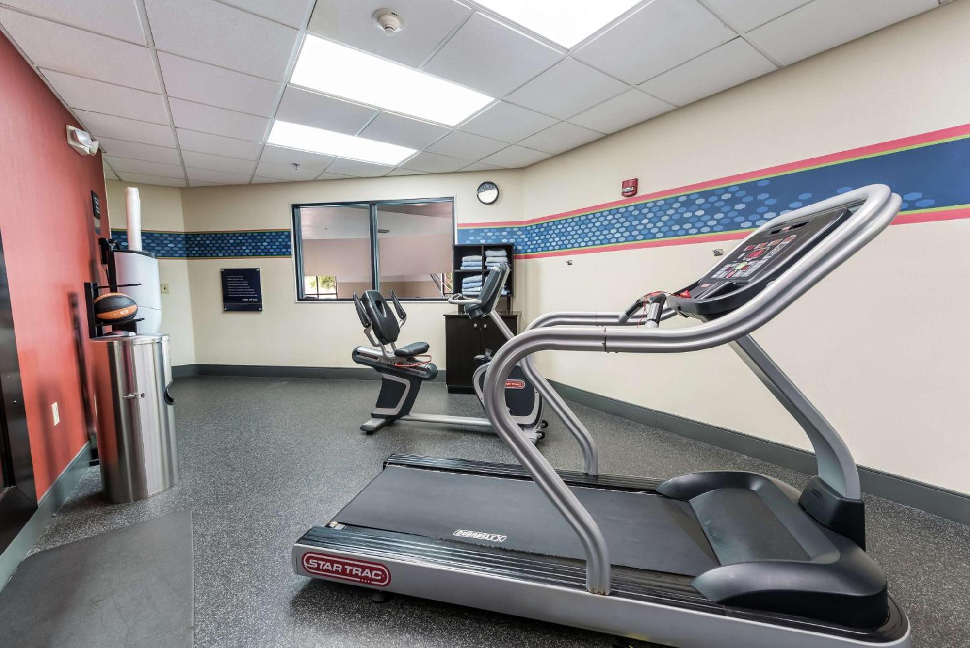 Hampton Inn Columbus I-70E/Hamilton Road מראה חיצוני תמונה
